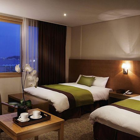 Y Ocean Hotel Йосу Экстерьер фото