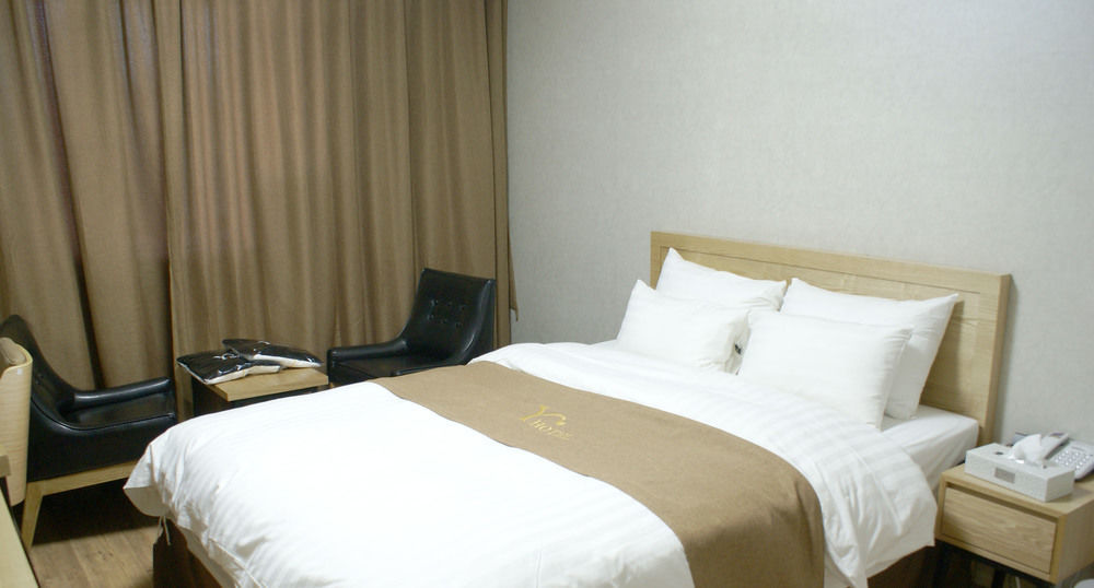 Y Ocean Hotel Йосу Экстерьер фото