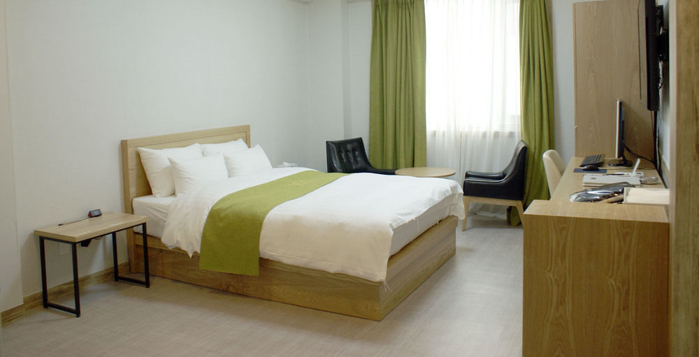 Y Ocean Hotel Йосу Экстерьер фото