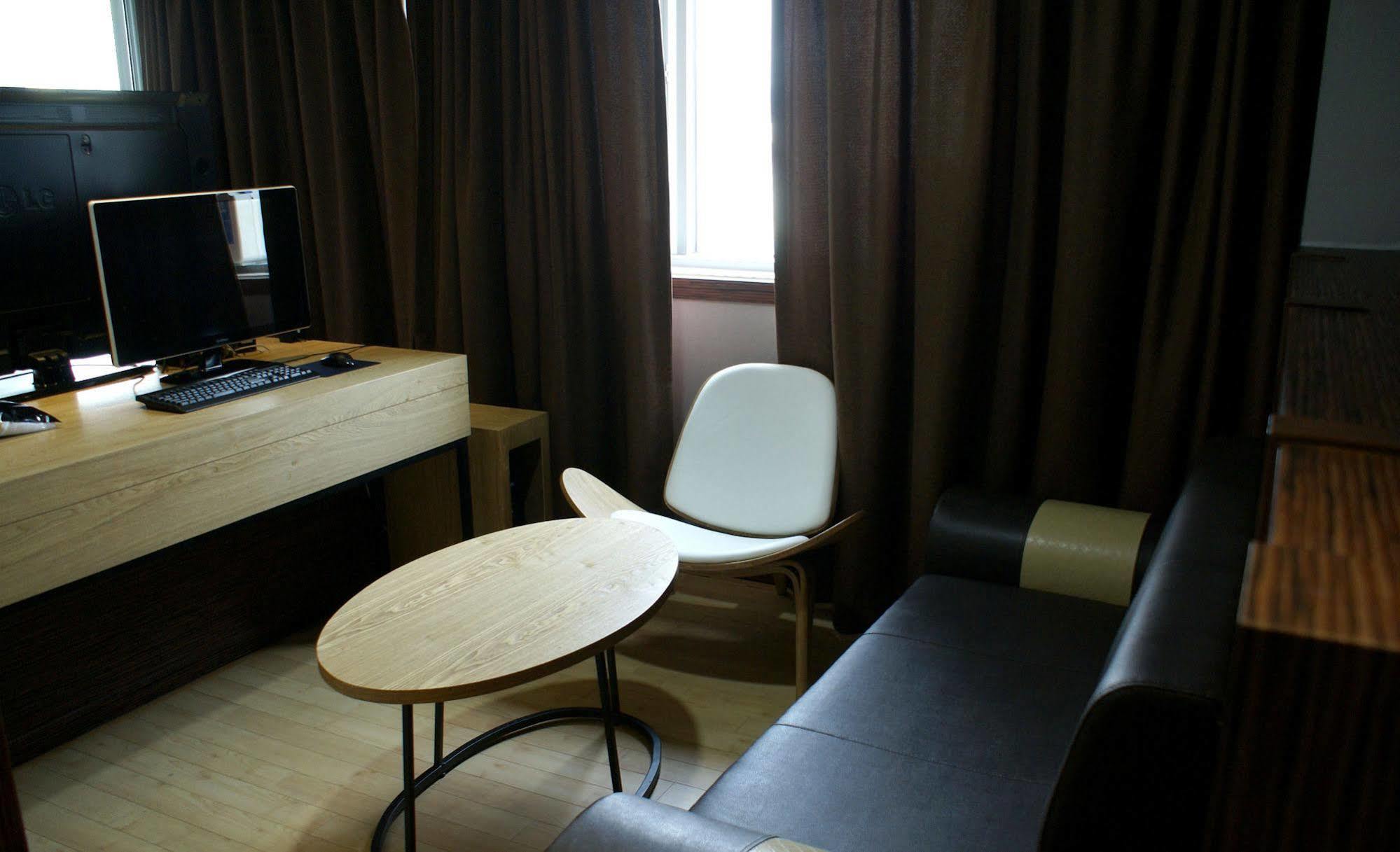 Y Ocean Hotel Йосу Экстерьер фото