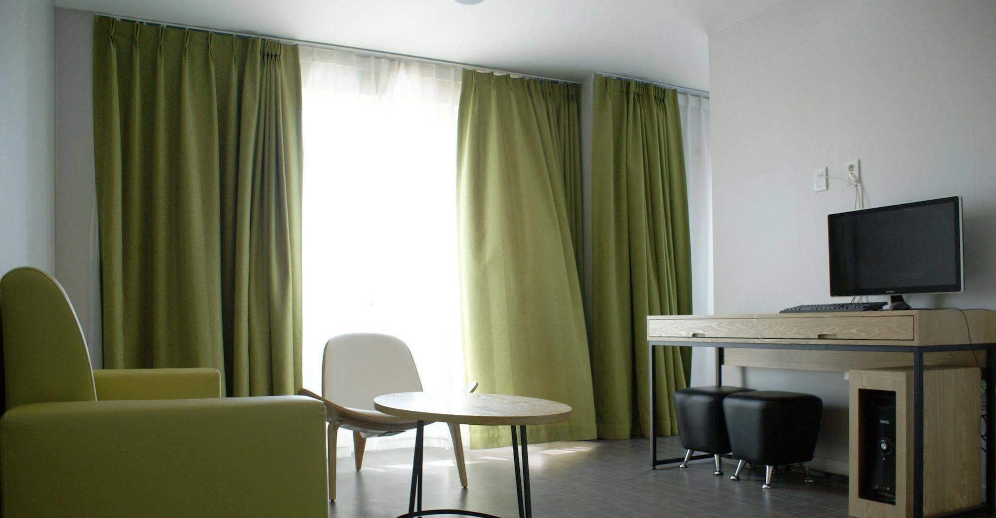 Y Ocean Hotel Йосу Экстерьер фото