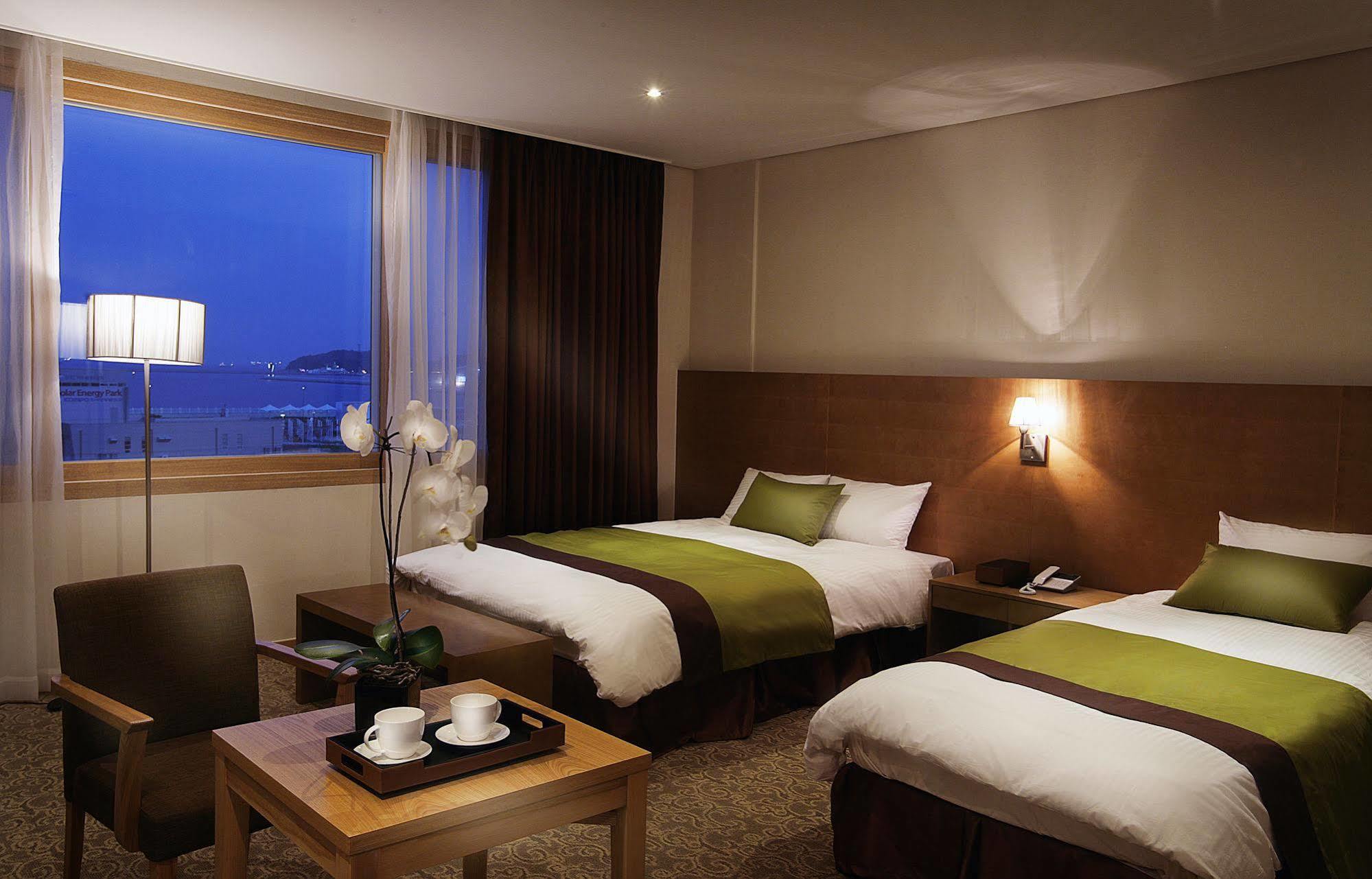 Y Ocean Hotel Йосу Экстерьер фото