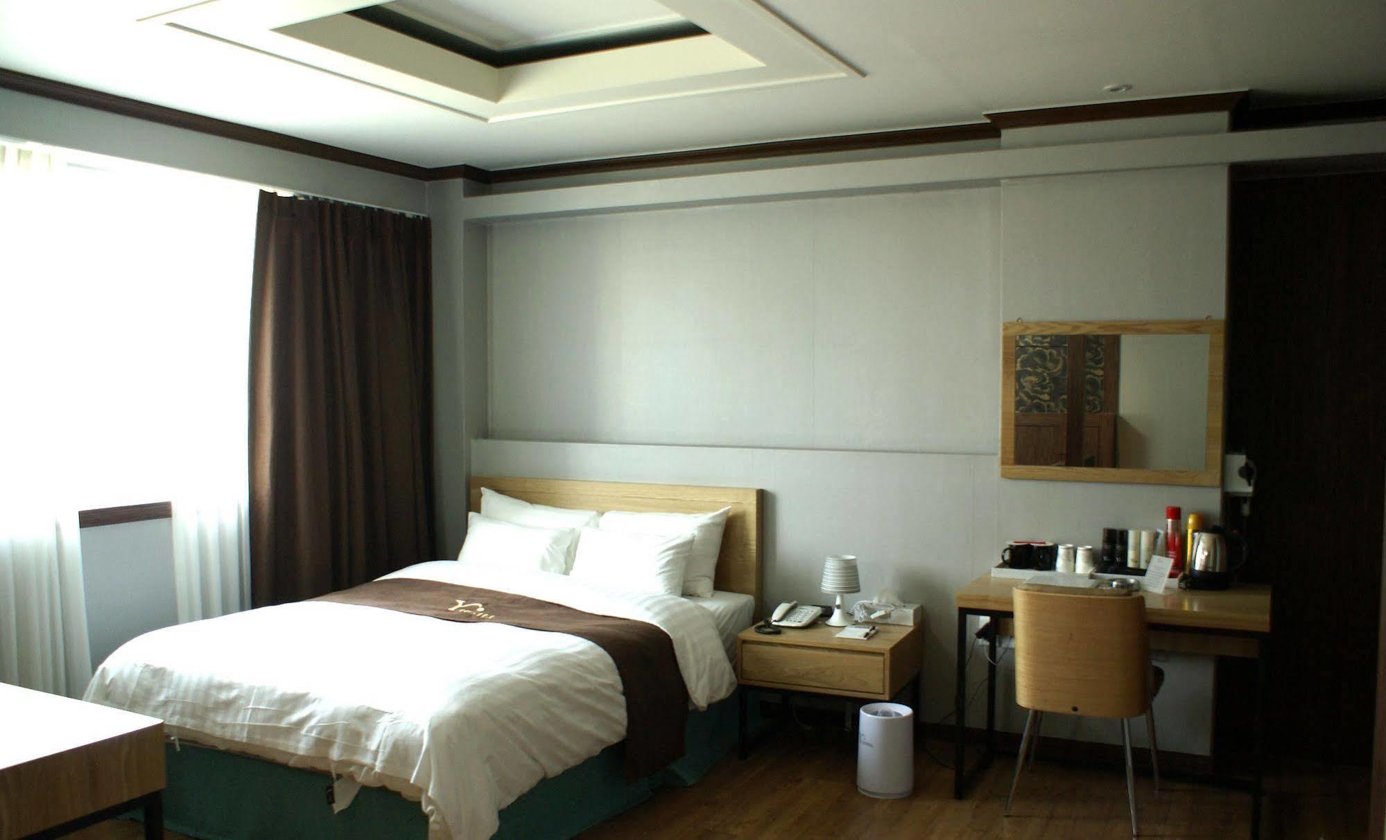 Y Ocean Hotel Йосу Экстерьер фото
