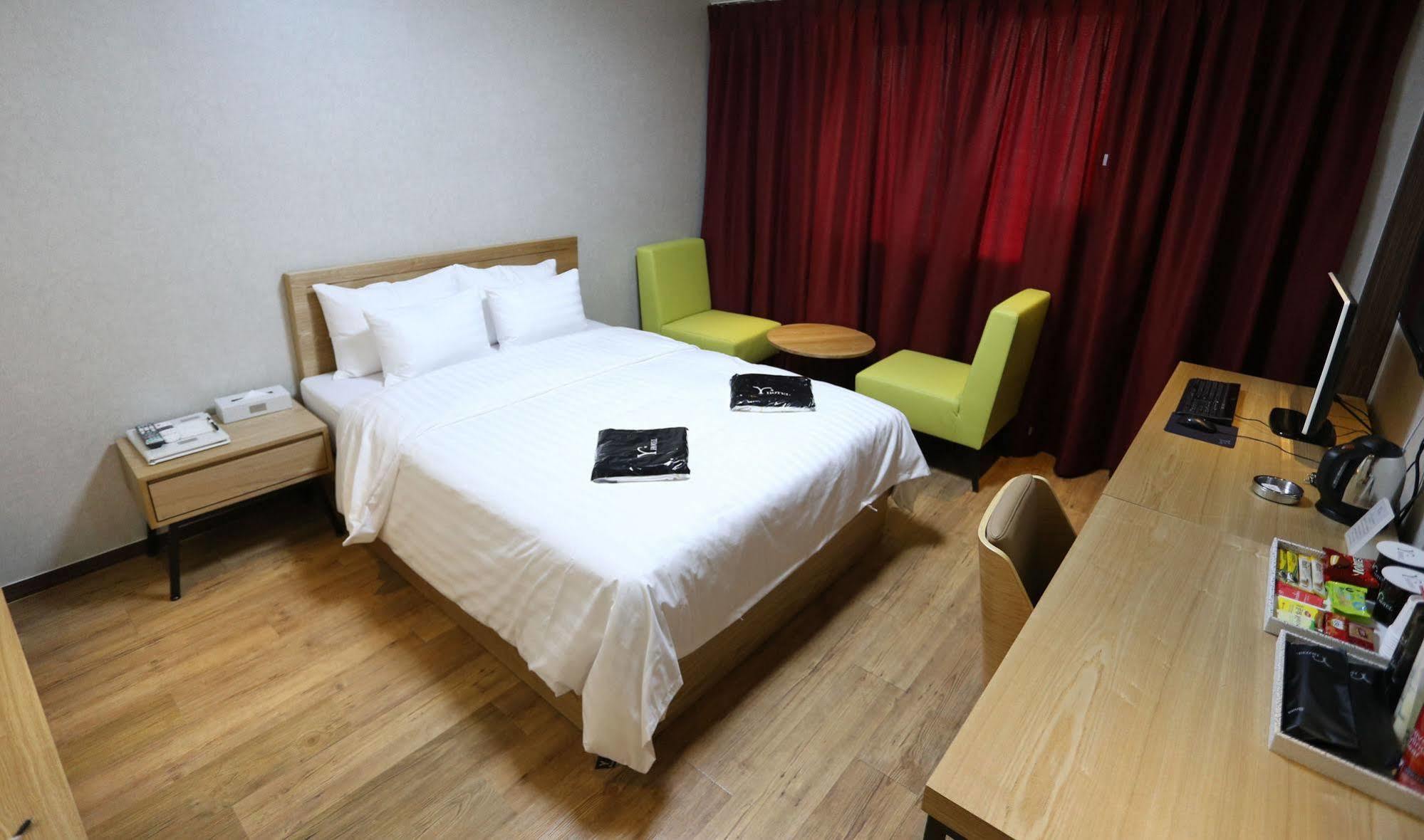 Y Ocean Hotel Йосу Экстерьер фото
